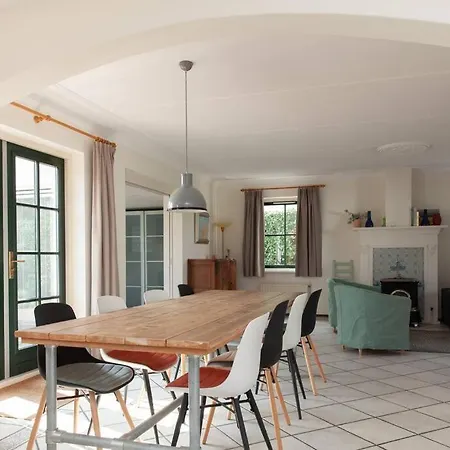 Familiehuis Dichtbij Vakantiehuis